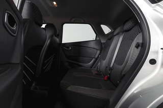 Renault Captur 1.2 TCe 120 PK Intens - Automaat  | Trekhaak | Cruise | Stoelverw. | PDC | NAV | ECC | LED | LM 17" | / 44
