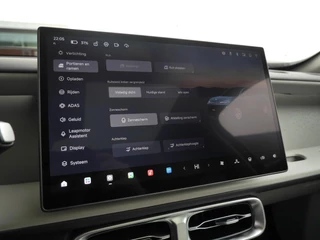 Leapmotor B10 Design ProMax 67.1 kWh | Licht interieur kleur | Navigatie | Rondom camera | 18inch Velgen | Elektrisch bedienbare achterklep | Panoramdak | Stoel verwarming en ventilatie | Stuurverwarming | Uit voorraad leverbaar / 32
