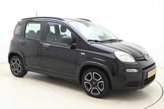 Fiat Panda 1.0 Hybrid City Life 69 PK | Airco | Dakrails | Weinig kilometers | Hoge instap | Zuinige motor | Electrische ramen | 5 Zitplaatsen / 9
