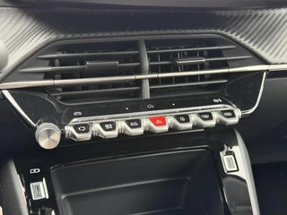 Peugeot 208 Allure 1.2 Hybrid 110PK e-DCS6 Automaat Navigatie, Rondomzichtcamera, Climate Control, Cruise Control, Parkeersensoren / 28
