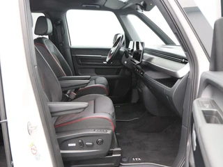 Volkswagen ID. Buzz GTX 4MOTION 79 kWh & 340 Pk | Trekhaak | Carplay | Cruise | Schuifdeuren L+R | Elektrische Stoelen | 20 Inch | Full LED  | 17.801 Km!! / 39