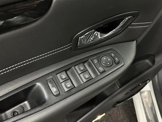 Renault Scénic 1.5 dCi Bose TREKHAAK NAVI CRUISE ECC LM. / 24