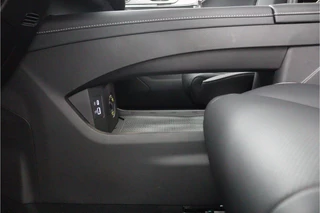 Omoda 5 SHS SHS-H 1.6 T-GDi Premium  - Registratie voordeel! - Kantel/Schuifdak - Adaptieve Cruise control - Ventilatie Voorstoelen - Privacy Glass - Stoel/Stuurwiel Verwarming - 1000KM Rijbereik -  7 Jaar Fabrieksgarantie / 55