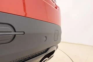 Fiat 600 1.2 Turbo 145pk Hybrid Automaat Sport | DEMO | Tot 8 jaar garantie | Navigatie | Achteruitrijcamera | Elektrische achterklep | LED Matrix koplampen | Sportief interieur | 18" Lichtmetalen velgen | Zwart dak / 8