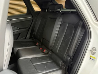 Audi Q3 45 TFSI e S line | 245 PK | Virtual Cockpit Plus | Camera | Black Optics | Leder | 2022 / 40