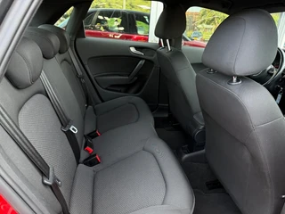 Audi A1 Sportback 1.4 TFSI Pro Line Cruise Airco Navi Bluetooth / 17