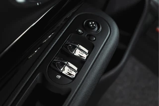 MINI Clubman 2.0 JCW ALL4 Chili  | S/K-Panodak | Adapt. Cruise | Stoelverw. | PDC | Camera | NAV + App.Connect | ECC | Harman Kardon | LM 19" | / 60
