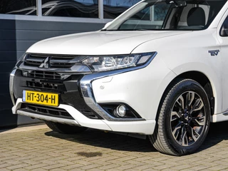 Mitsubishi Outlander 2.0 PHEV instyle | Leder | Xenon | 360 camera | Keyless | Stoelverwarming | PDC v+a / 19