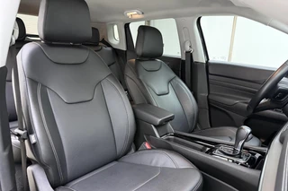 Jeep Compass 1.5T e-Hybrid S | Automaat | Rondomzicht Camera | Lederen bekleding | Stoel & Stuurverwarming | Lichtmetalen velgen | Keyless | Climate control / 15