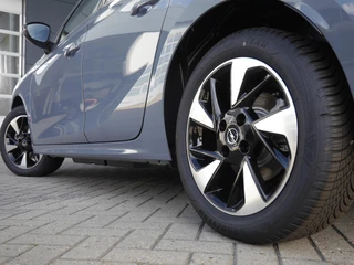Opel Corsa Electric Long Range GS 51 kWh | 1 Fase | 8 Jaar garantie | NIEUW | tot 429km WLTP | 100kW snelladen | Stoel- & stuurverwarming | Camera | Apple Carplay/Android Auto / 36