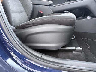 Hyundai Kona EV Comfort 64 kWh - SOH 94,5%  - Airco - Keyless Entry - Apple CarPlay/Android Auto - Achteruitrijcamera - Virena Zekerheidspakket €895,- / 42