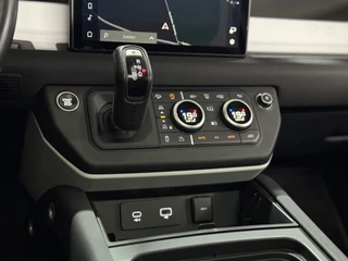 Land Rover Defender 110 2.0 D200 110 | Pano | PPF | Meridian | Trekhaak | Carplay | Geel kenteken / 25