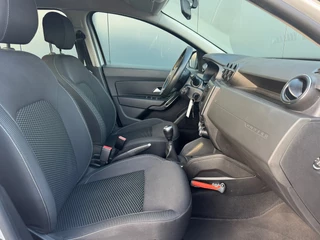 Dacia Duster 1.3 TCe 130pk Comfort * Navigatie * Cruise Control * Airco * / 17