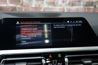 BMW 3 Serie Sedan 330i Executive M Sport Pakket Automaat  / Live Cockpit Professional / Schuif-/kanteldak / Sportstoelen / Achteruitrijcamera / Active Cruise Control met Stop en Go-functie / 19 Inch / Hifi / M Sportremsysteem / Leder / Shadow Line / Neerklapbare Achterbank / Extra Getint Glas / 24