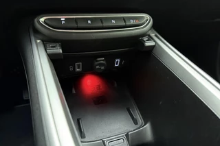 Jeep Avenger 1.2 e-Hybrid Summit Automaat | JBL Soundsystem | Navigatie | Elektrische achterklep | Keylee | Climate control | Camera | Draadloze telefoonlader / 34