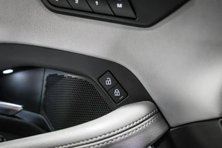 Jaguar E-PACE 1.5 P300e AWD R-Dynamic S Leder|Carplay|Camera / 34