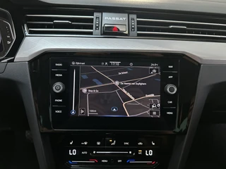 Volkswagen Passat Variant 1.5 TSI 150pk DSG Business Stoelverwarming Virtual Cockpit Navigatie DAB+ / 11