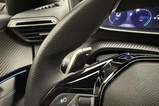 Peugeot 2008 1.2 Hybrid 136 GT | Climate control | Apple carplay/Android auto | Navigatie | Cruise control | Draadloze telefoonlader | Lichtmetalen velgen 17" | / 22