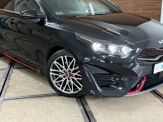 Kia Ceed 1.6 T-GDi GT 204pk | Facelift | VOL! | Pano | LED | Virtual | JBL | ACC | BCA | LFA | Wireless Charg | CarPlay / 42
