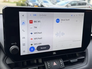 Toyota RAV4 2.5 Plug-in Hybrid AWD BI-TONE PLUS JBL-AUDIO NAVI HEAD-UP BLIND SPOT 360° CAMERA STOEL/STUURVERW EL-KLEP APPLE/ANDROID 1500KG TREKGEW KLASSE 3 ALARM 4S-BANDEN / 30