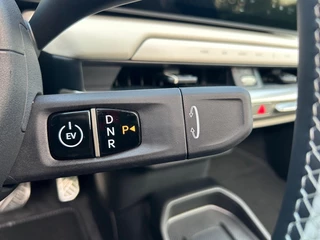 Kia EV4 Hatchback GT-PlusLine 81.4 kWh | Schuif/kanteldak | Lederen bekleding | 360 Graden camera | Head up display | Elektrische achterklep | Elektrische stoel verstelling met geheugen | Stoel verwarming + ventilatie voor | Dodehoek camera | Draadloze oplader / 27