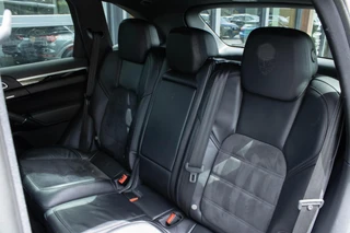 Porsche Cayenne 3.0 S E-Hybrid Platinum Edition Pano|Stoelverwarming|Bose| / 51