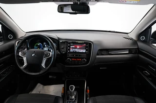 Mitsubishi Outlander 2.4 PHEV Intense  Opendak Trekhaak / 6