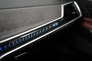 BMW X5 xDrive50e Launch Edition  Panoramadak Leder M-Sport Pro Trekhaak Head-Up / 41
