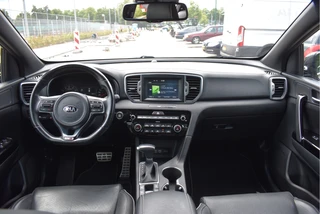 Kia Sportage 1.6 T-GDI 4WD GT-Line First Edition 177 PK  | NL-Auto | Camera | DAB | Nav | Leder | Keyless | Trekhaak | 4-Seasons / 15