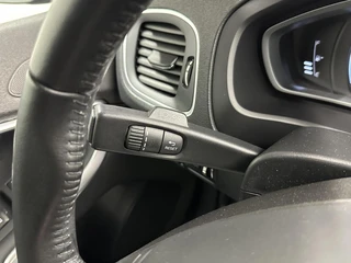 Volvo V40 2.0 T2 Summum NAVI LM CRUISE STOELVERWARMING 108000 KM. / 30
