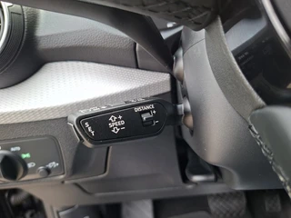 Audi Q2 35 TFSI Advanced * AUTOMAAT* Parkeercamera* Adaptieve Cruise Control * Stoelverwarming * 64.000KM * / 12