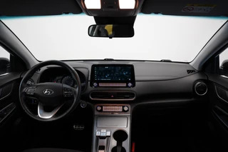 Hyundai Kona EV Comfort 64 kWh 3-Fase  Warmtepomp Two-Tone Adaptive-Cruise Navigatie / 6