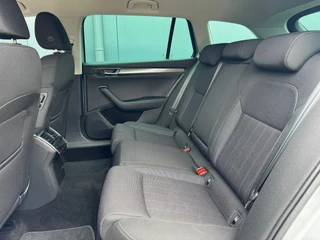 Skoda Superb Combi 1.4 TSI iV Style * AUTOMAAT * Trekhaak * Navigatiesysteem * Elektr. Kofferklep * / 6