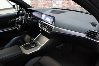 BMW 3 Serie Sedan 320i High Executive M Sport Pakket Automaat  / Live Cockpit Professional / Schuif-/kanteldak / Achteruitrijcamera / Stoelverwarming / DAB / Shadow Line / Apple CarPlay / LED / 19 Inch / Extra Getint Glas / 20