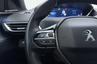 Peugeot 3008 1.2 PureTech GT Line | Panoramadak | Achteruitrijcamera | Elektrische achterklep | Parkeersensoren | Focal-audio systeem | Memory seats | Elektrisch verstelbare stoelen | Stuurbediening | Cruise control / 24