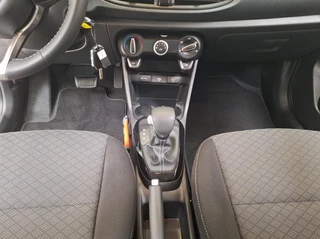 Kia Picanto 1.0 GDi DynamicLine | Airconditioning | Parkeersensoren achterzijde en achteruitrijcamera | Apple Carplay | NU MET €2.000 inruilpremie! / 15