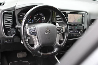 Mitsubishi Outlander 2.0 PHEV Executive Edition / 5