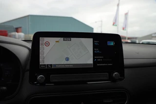 Hyundai Kona EV Fashion 64 kWh|Krell Audio|HUD|Camera|Carplay|SOH 94% / 13