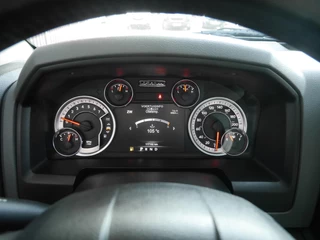 Dodge Ram 1500 5.7 V8 4x4 Crew Cab 5'7 Sport | Dubbele cabine | 3500KG Trekgewicht | Camera voor en achter | Sidesteps | Climate control | Trekhaak | Navigatie | Stoel en stuurverwarming / 18