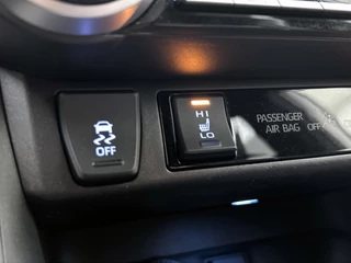 Toyota RAV4 2.5 Hybrid Dynamic | Camera | Navi | Cruise Control | Stoelverwarming | Electrische Stoelen / 19