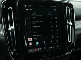 Volvo EX40 SINGLE MOTOR PLUS BLACK EDITION 70 KWH 100% SOH  | Trekhaak | Harman Kardon | Warmtepomp / 49