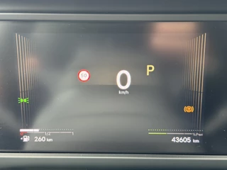 Citroën C4 145pk Hybride Plus (Camera - LED - Navigatie - Automatische Airco - Parkeersensoren - Apple Carplay) / 17