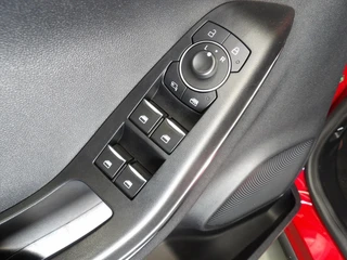 FORD Puma 1.0i Ecoboost Hybrid 125pk Titanium X / 37
