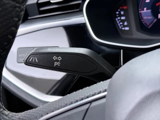 Audi Q3 40 TFSI quattro S Line edition one  - Virtual cockpit - Schuif/kanteldak - Stoelverwarming - Camera - Cruisecontrol - AppleCarplay - Android Auto - Virena Zekerheidspakket 895, - BOVAG Garantie / 25