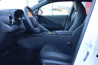 Toyota C-HR PLUG-IN HYBRID 220 GR SPORT NIEUW&DIRECT LEVERBAAR! BLIND-SPOT STOEL/STUURVERW. 19"LMV PARK-SENSOREN KEYLESS / 18