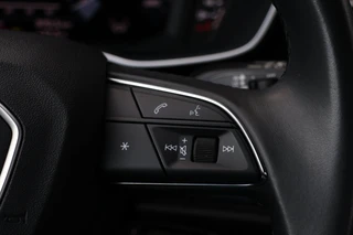 Audi Q3 45 TFSI Hybrid Edition Camera Trekhaak App-connect Stoelverwarming / 22