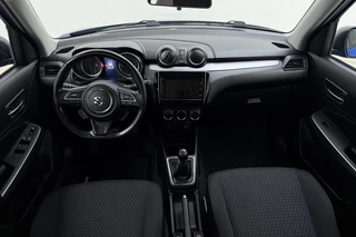 Suzuki Swift 1.2 Style Smart Hybrid 83pk | Navigatie | Camera | Climate Control | Stoelverwarming | Cruise Control Adaptief | Lichtmetalen Velgen | Weinig Kilometers / 18