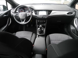 Opel Astra Sports Tourer 1.2 Edition 2020 130pk | Stoel en stuurverwarming | Trekhaak | Lichtmetalen velgen | Navigatie | 130PK | Airco / 8