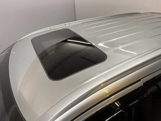 Mitsubishi Outlander 2.4 PHEV Intense+ Automaat / Luxe Lederen bekleding / elektrische kofferklep / Trekhaak / Achteruitrijcamera / 23