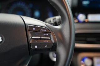 Hyundai Kona EV Comfort 64 kWh 3-Fase  Warmtepomp Two-Tone Adaptive-Cruise Navigatie / 9